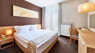 Отель Lucky Bansko Aparthotel SPA & Relax Банско Апартаменты Делюкс с 1 спальней (для 2 взрослых и 2 детей)-3